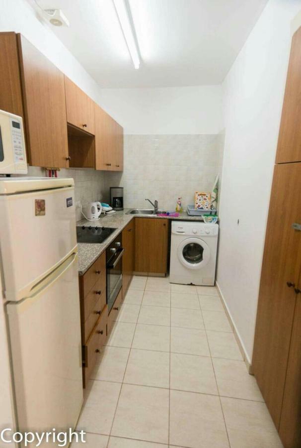 By The Sea Apartment Paphos Ngoại thất bức ảnh