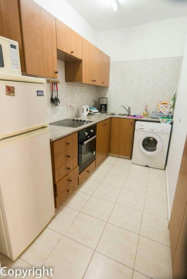 By The Sea Apartment Paphos Ngoại thất bức ảnh