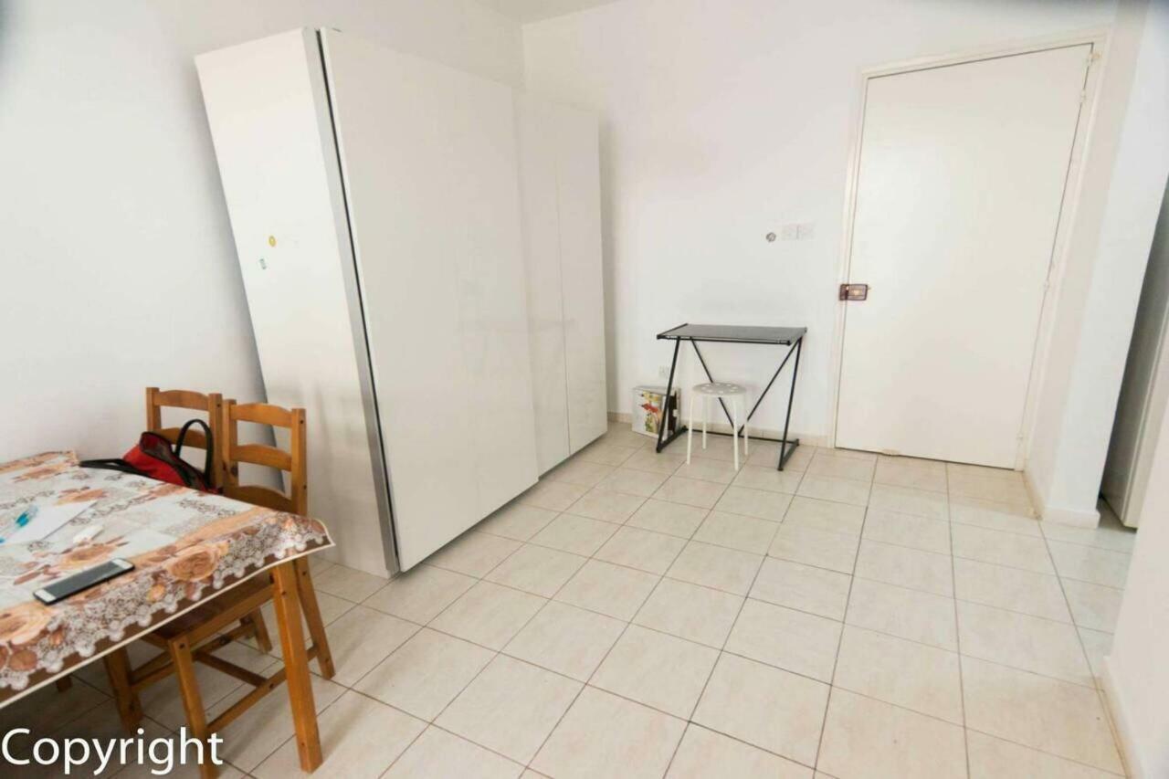 By The Sea Apartment Paphos Ngoại thất bức ảnh