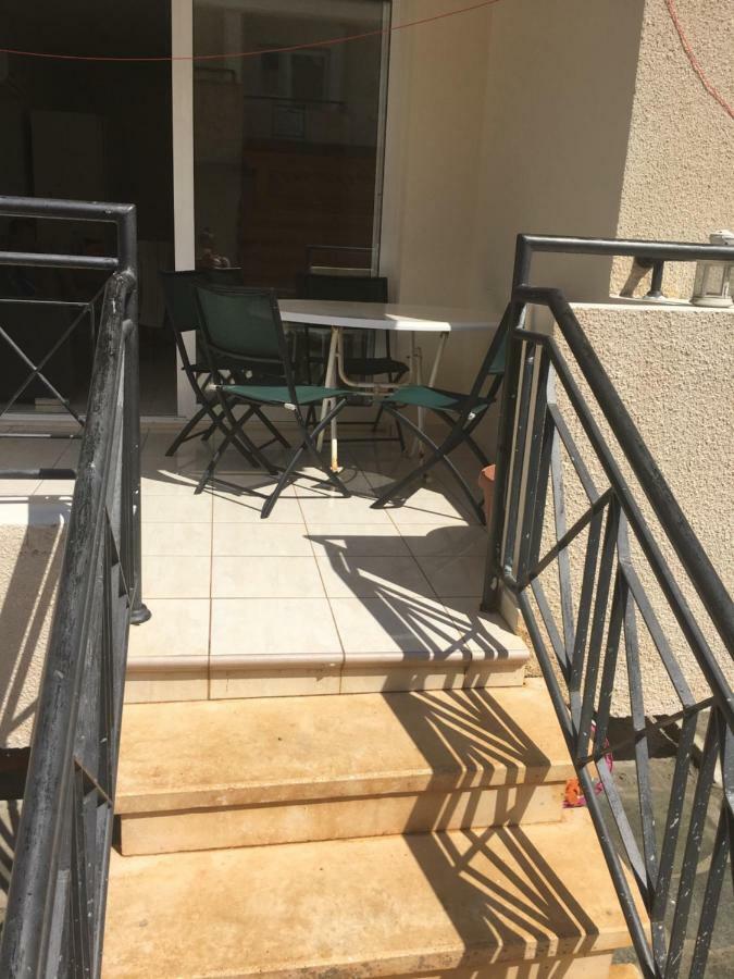 By The Sea Apartment Paphos Ngoại thất bức ảnh
