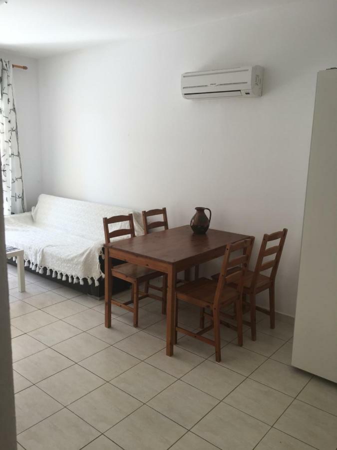 By The Sea Apartment Paphos Ngoại thất bức ảnh