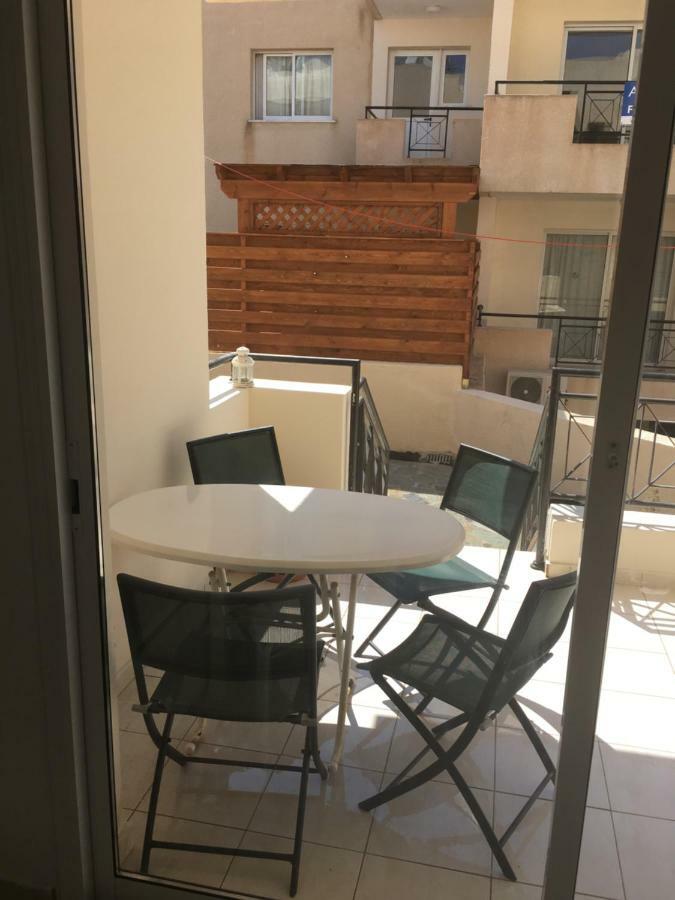 By The Sea Apartment Paphos Ngoại thất bức ảnh