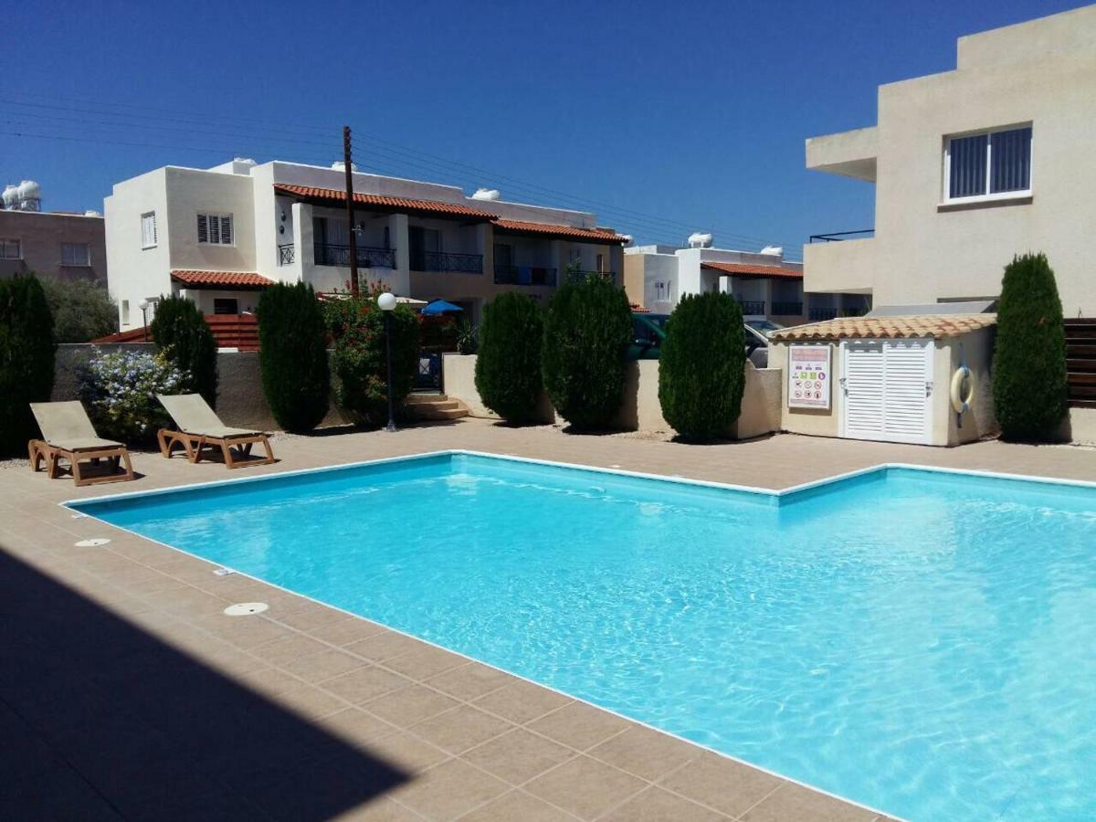 By The Sea Apartment Paphos Ngoại thất bức ảnh