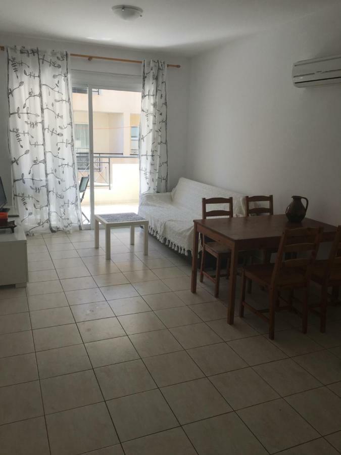 By The Sea Apartment Paphos Ngoại thất bức ảnh