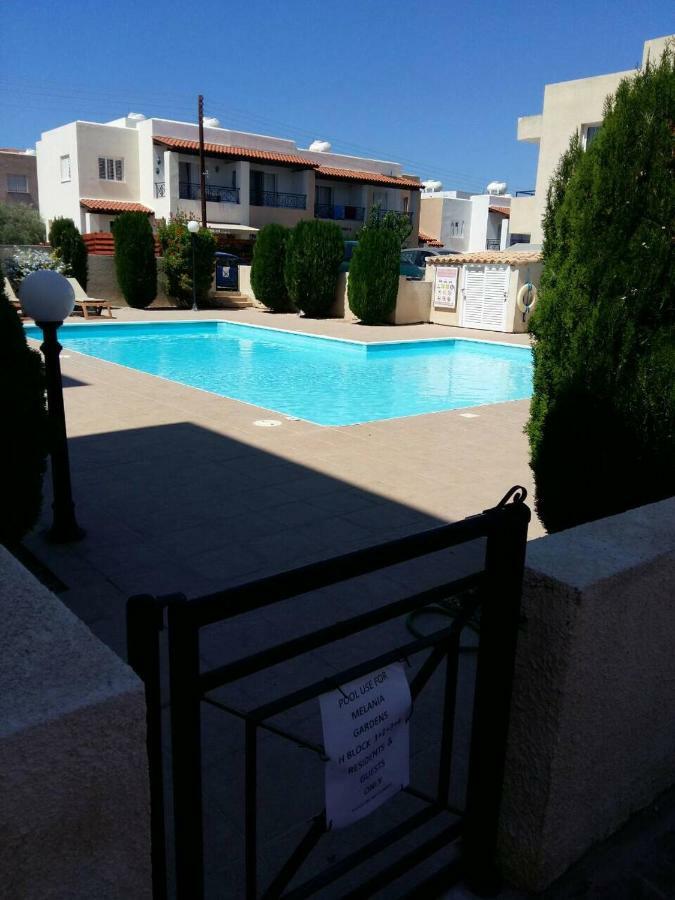 By The Sea Apartment Paphos Ngoại thất bức ảnh