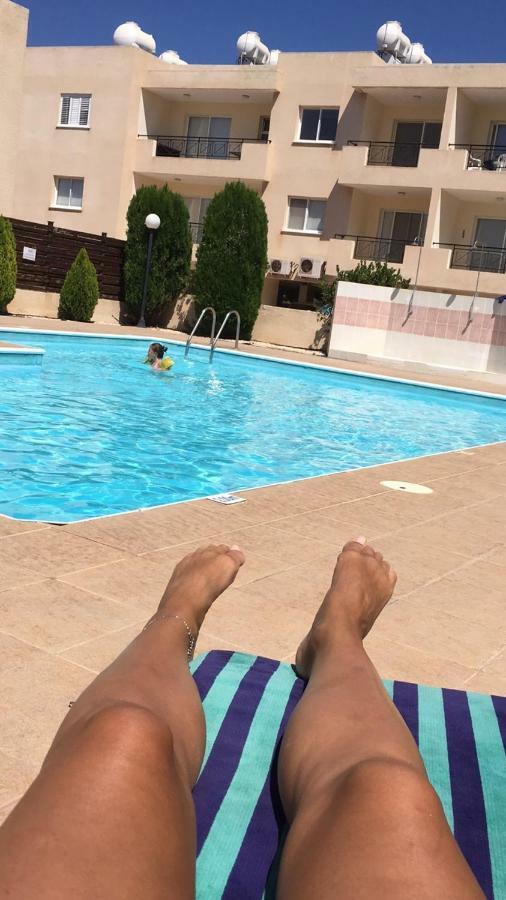 By The Sea Apartment Paphos Ngoại thất bức ảnh